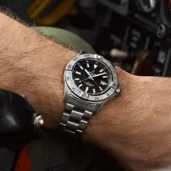 Avenger Automatic GMT 44