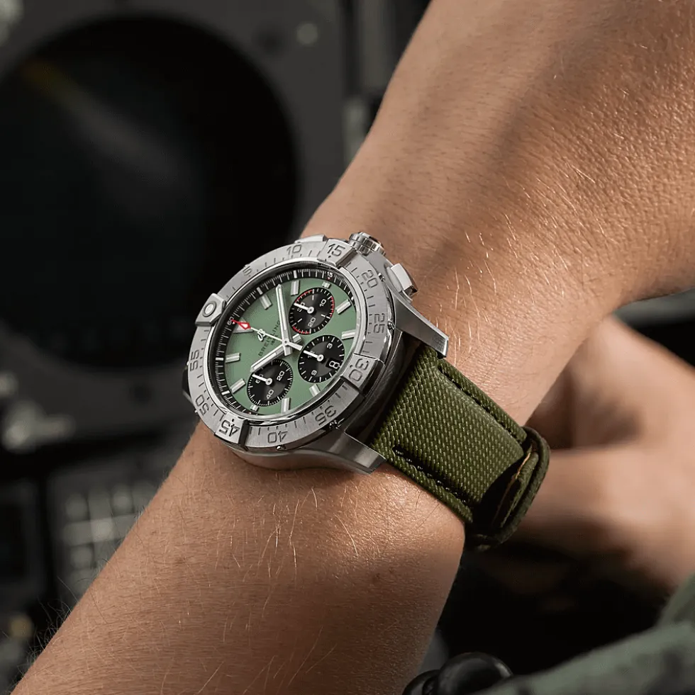 Avenger B01 Chronograph 44