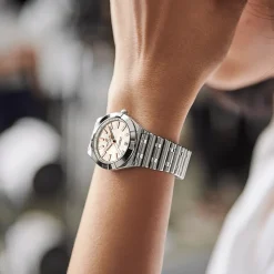 Chronomat 32 SuperQuartz™