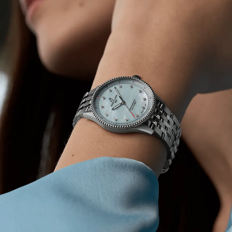 Navitimer 32 SuperQuartz™