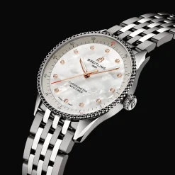 Navitimer 32 SuperQuartz™